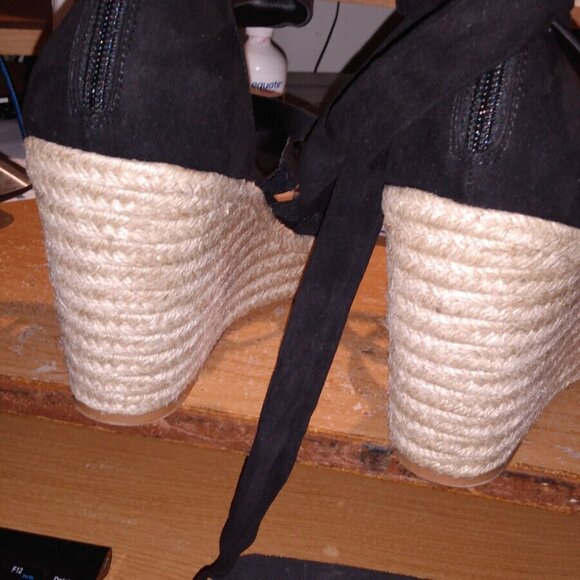 Torrid Ankle Wrap Platform Wedge Sz 13WW Like New - Picture 4 of 6